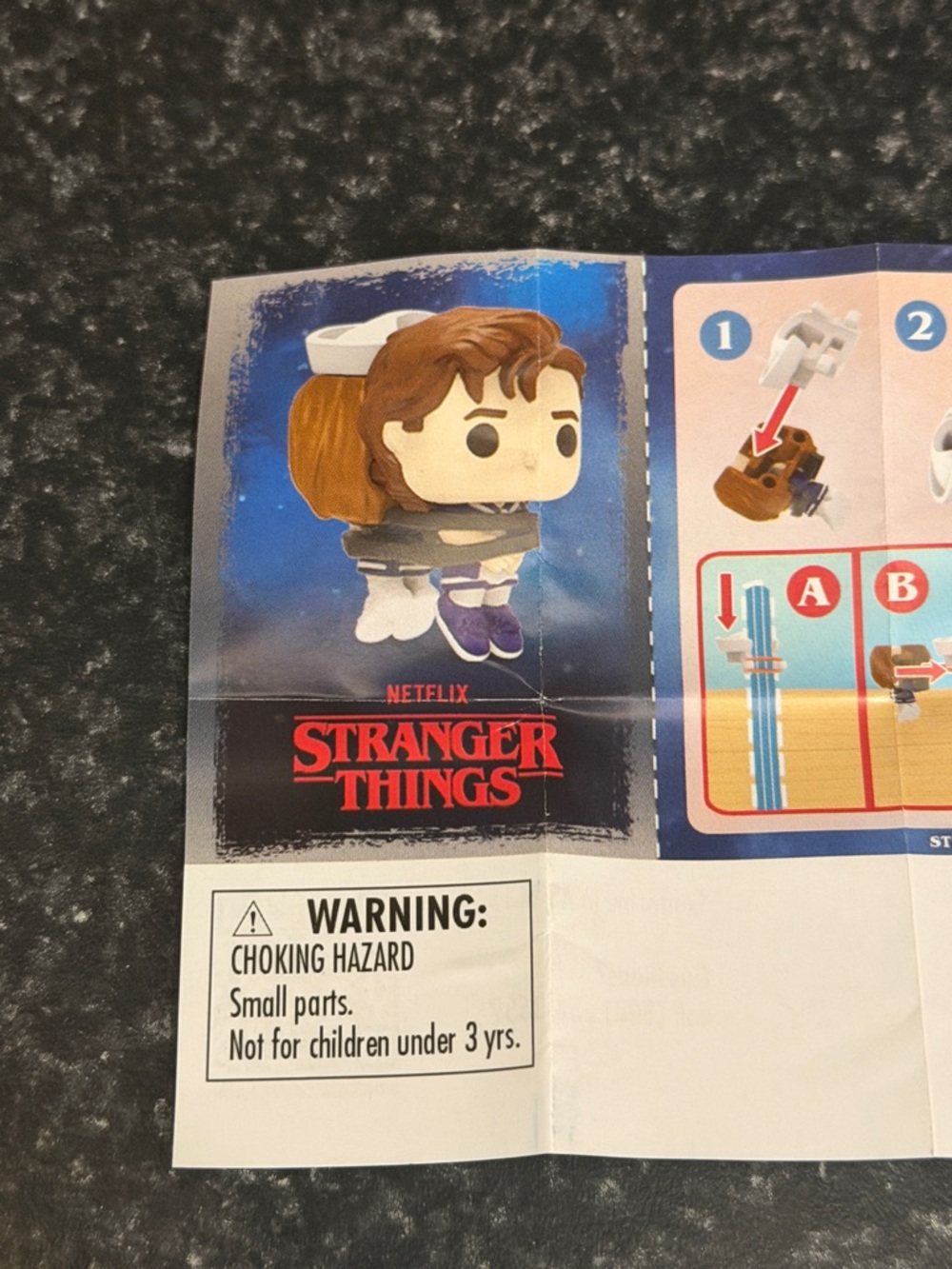 Stranger Things Kinder Joy - Steve & Robin Scoops Ahoy